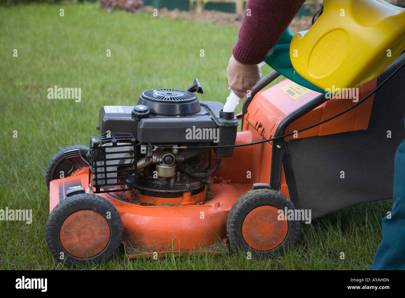 Mower fuel can hi res stock photography and images Alamy