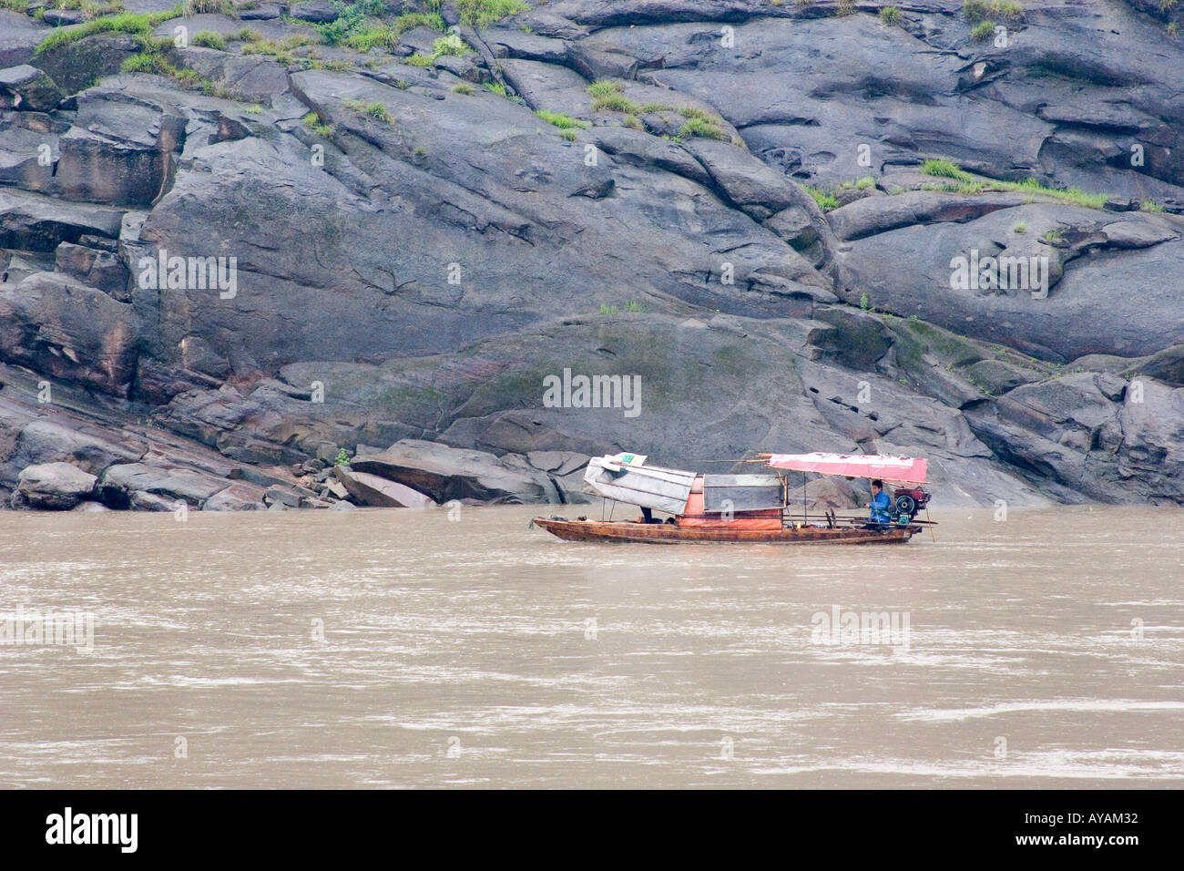 Chinese boat river hi-res stock photography and images - Alamy
