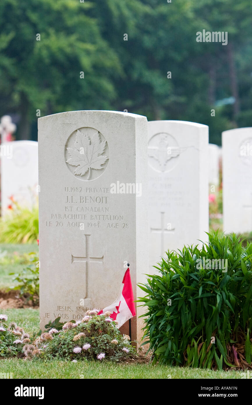 Grave of private soldier of Canadian Parachute Battalion killed during the liberation of France in 1944 and buried in Normandy Stock Photo