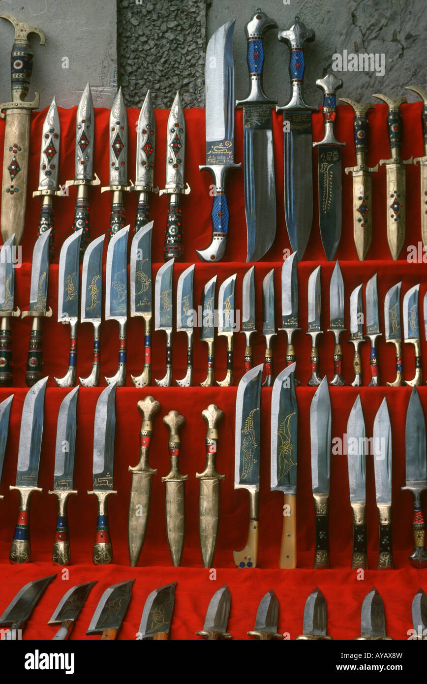 Knives and daggers for sale at Yingqa (Yengisar) on the Silk Road China Stock Photo