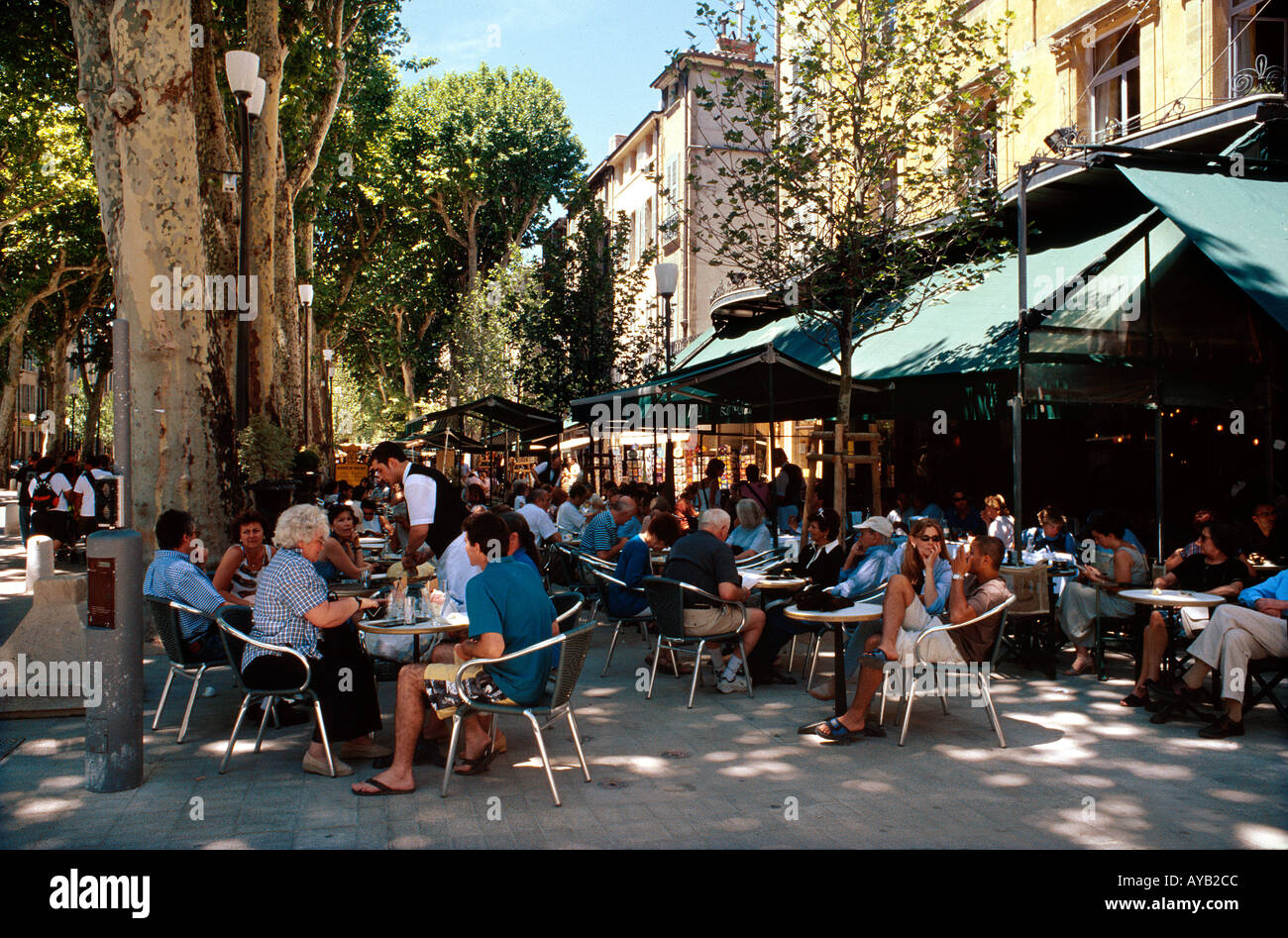 Aix Provence main street with cafes and restaurants Stock Photo - Alamy