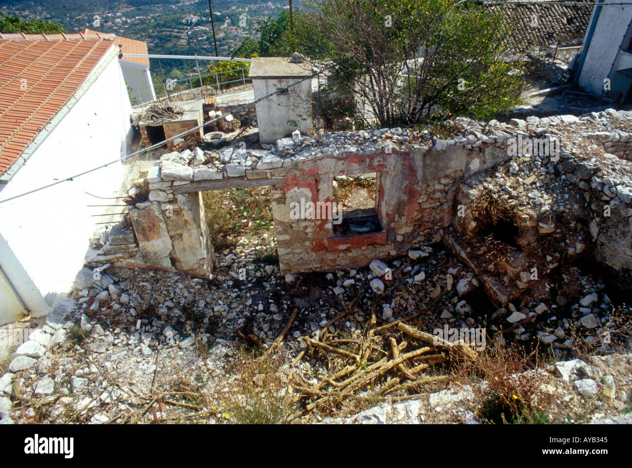 Earthquake damage india hi-res stock photography and images - Alamy