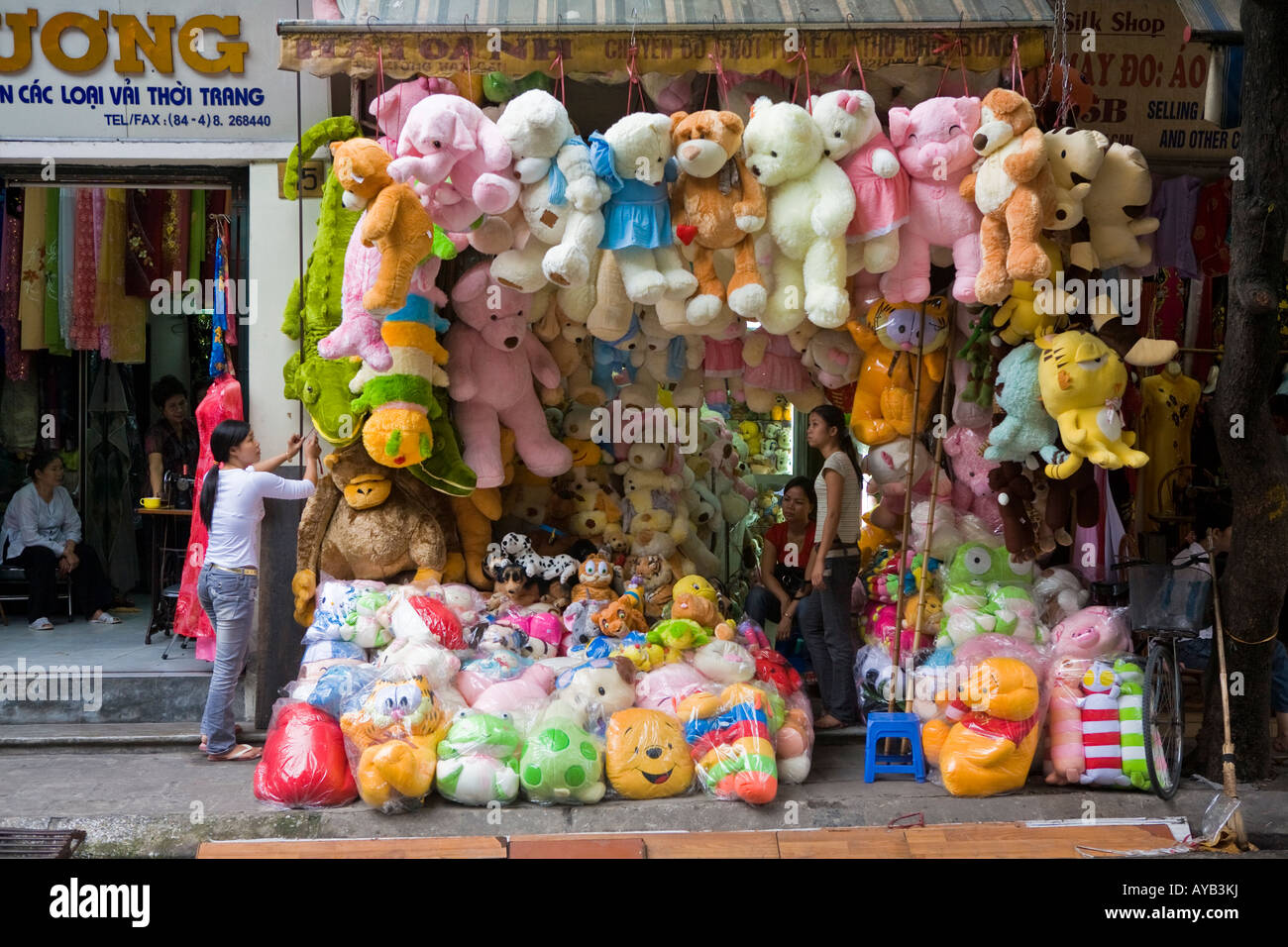 stuffed animal store in Hanoi Stock Photo - Alamy