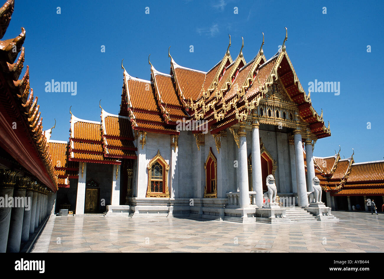 Bangkok marble temple hi-res stock photography and images - Alamy