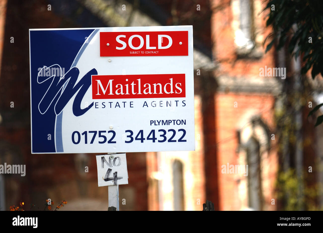 House property for sale sold sign Stock Photo