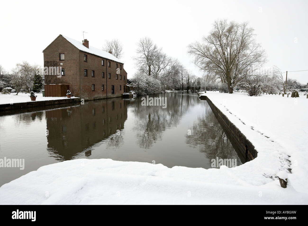 Pocklington canal carpeted in snow East Yorkshire England UK Stock Photo