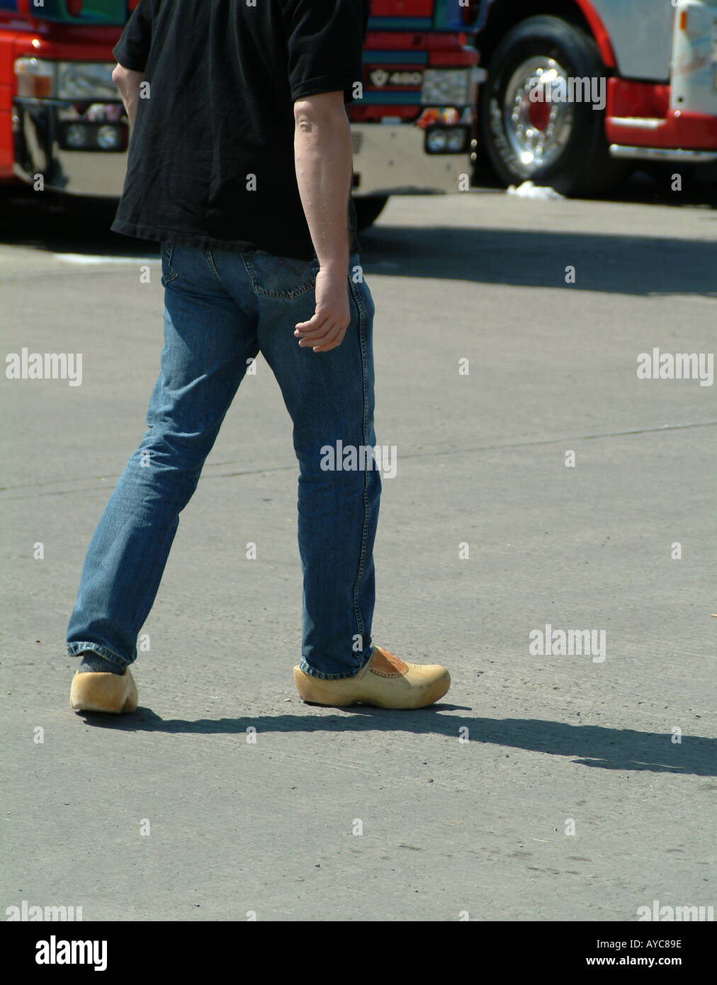 Driving in clogs Clearance