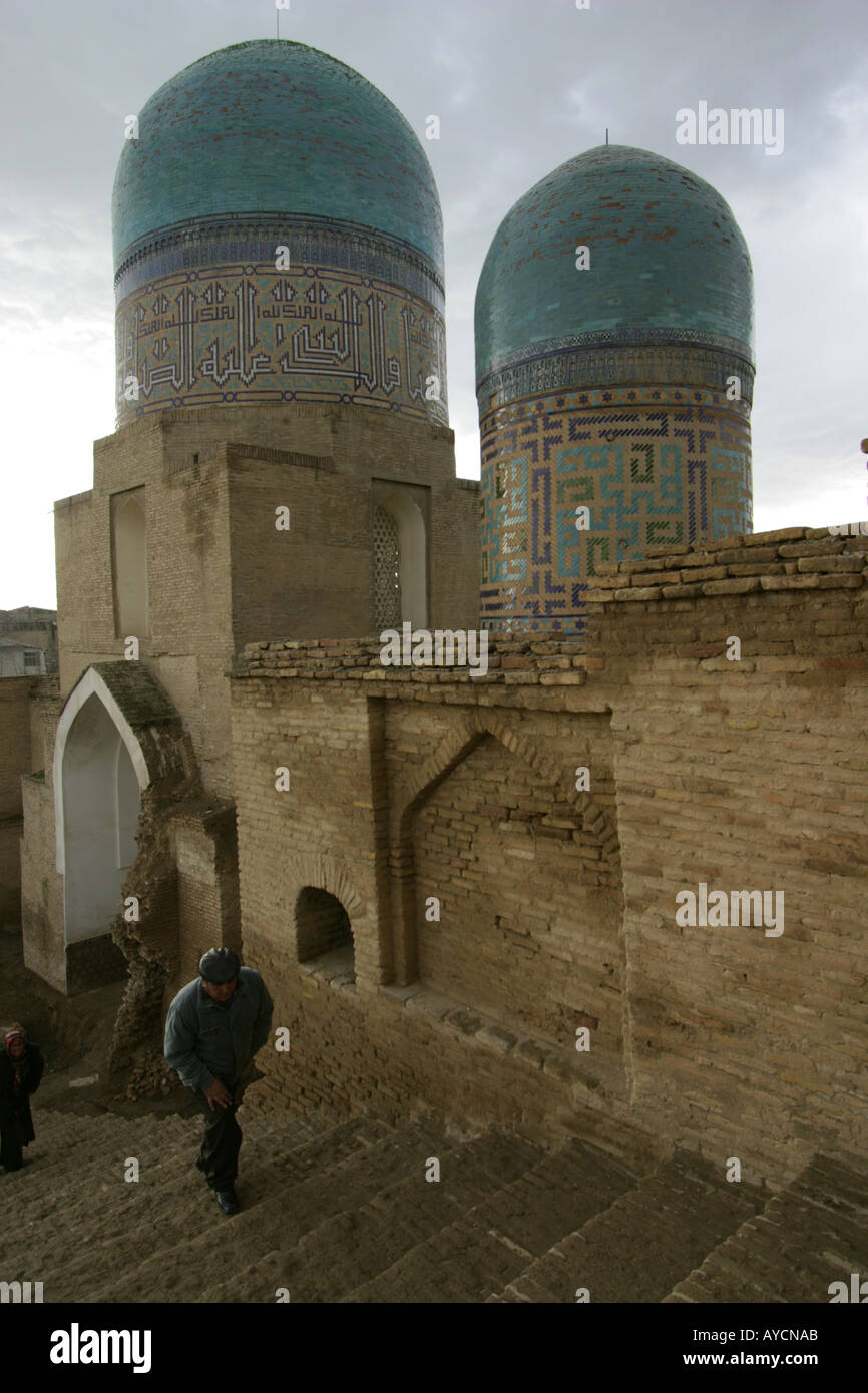 The Samarkand ShakhiZinda necropolis consists of 11 mausoleums, built