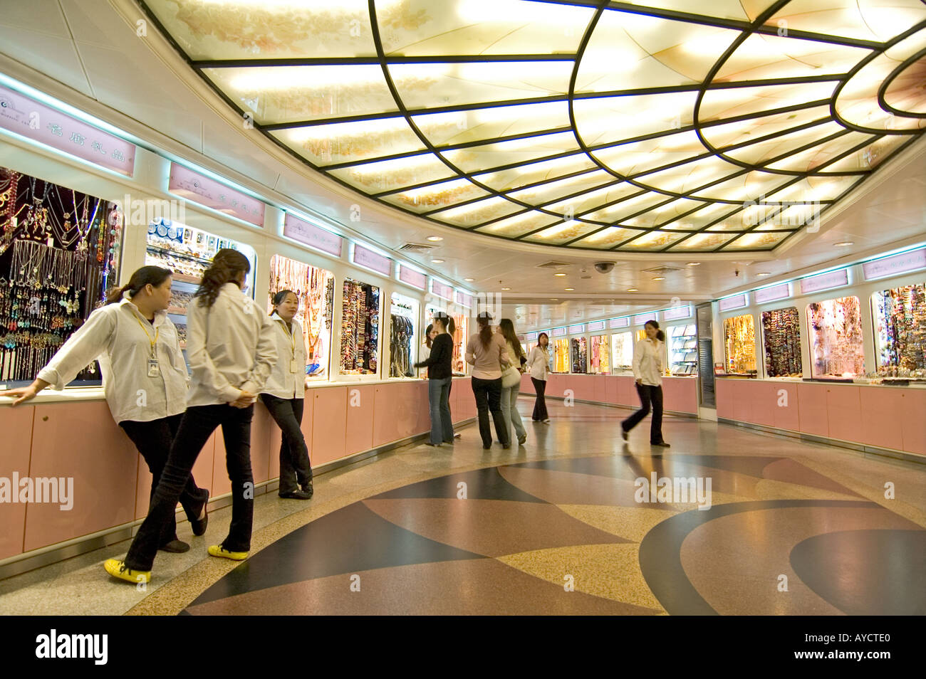 Fake Louis Vuitton, Chanel, Dior fabrics - Caoan Lu fabric market,  Shanghai, China Stock Photo - Alamy