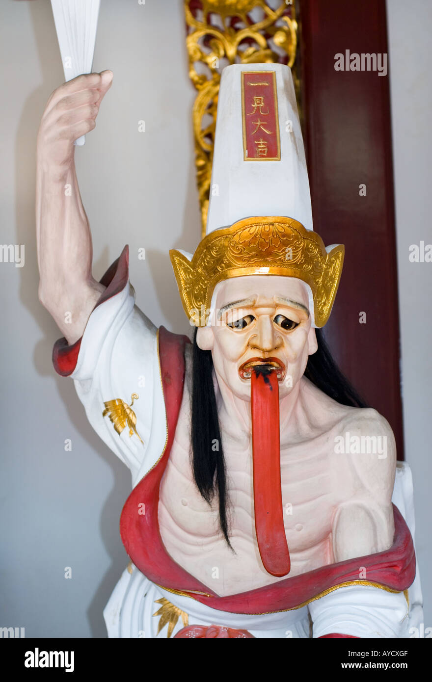 Chinese god of war statue hi-res stock photography and images - Alamy