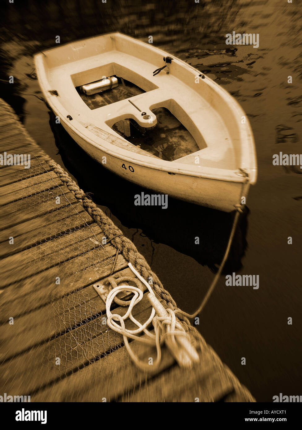 Painter rope boat hires stock photography and images Alamy