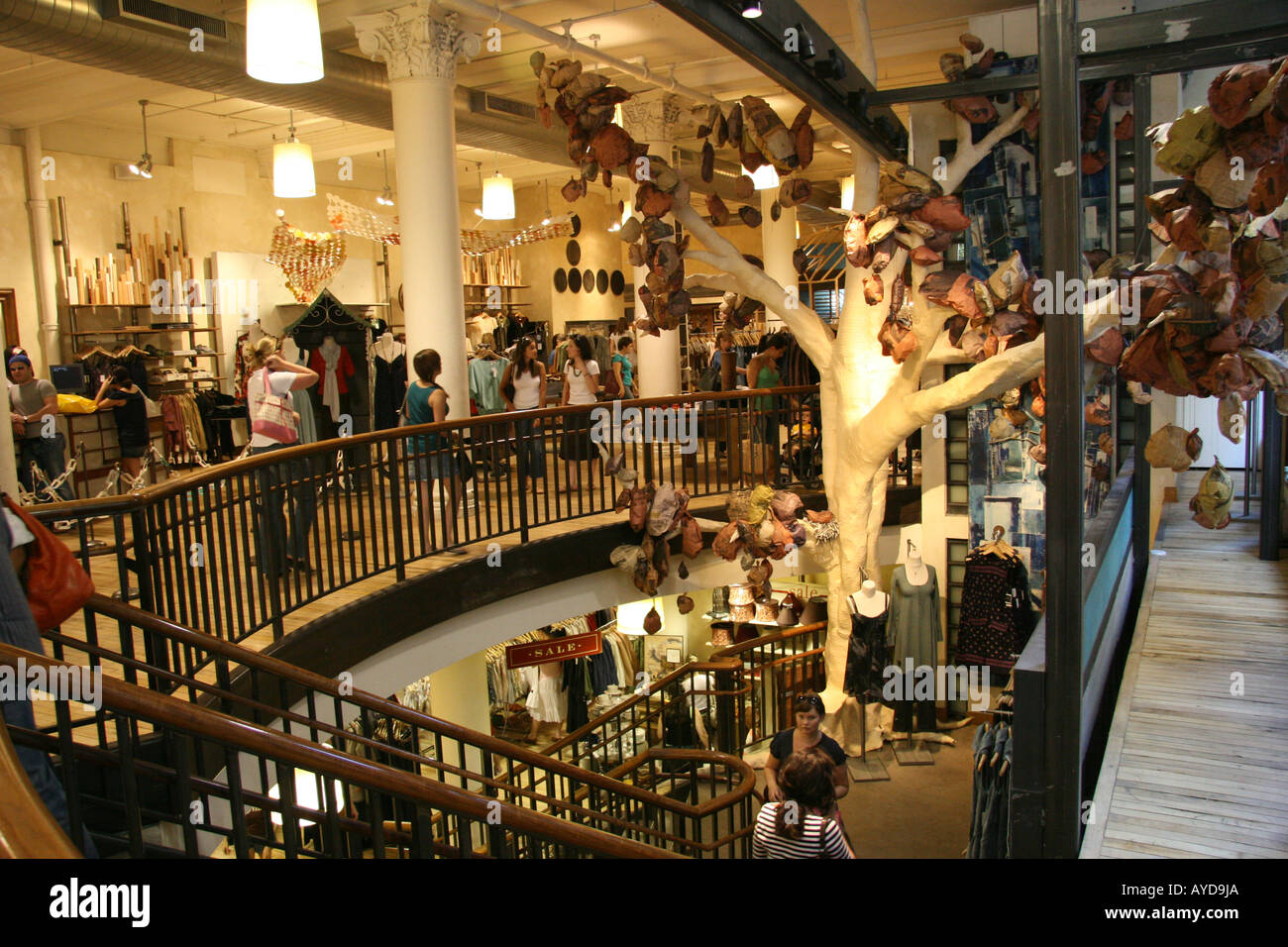 Anthropologie store hi-res stock photography and images - Alamy