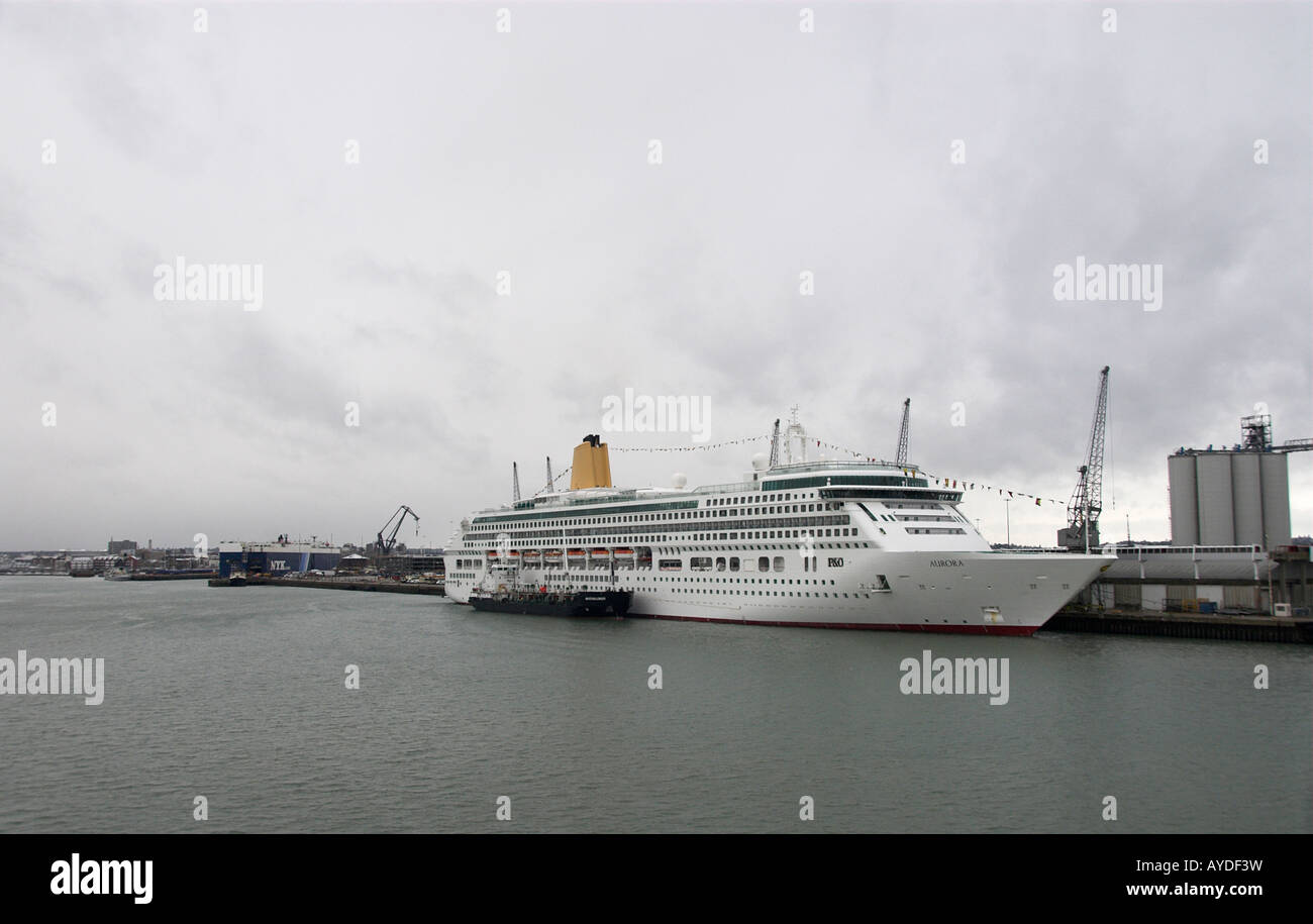 P O Cruise Ship Aurora in Southampton Docks Stock Photo - Alamy