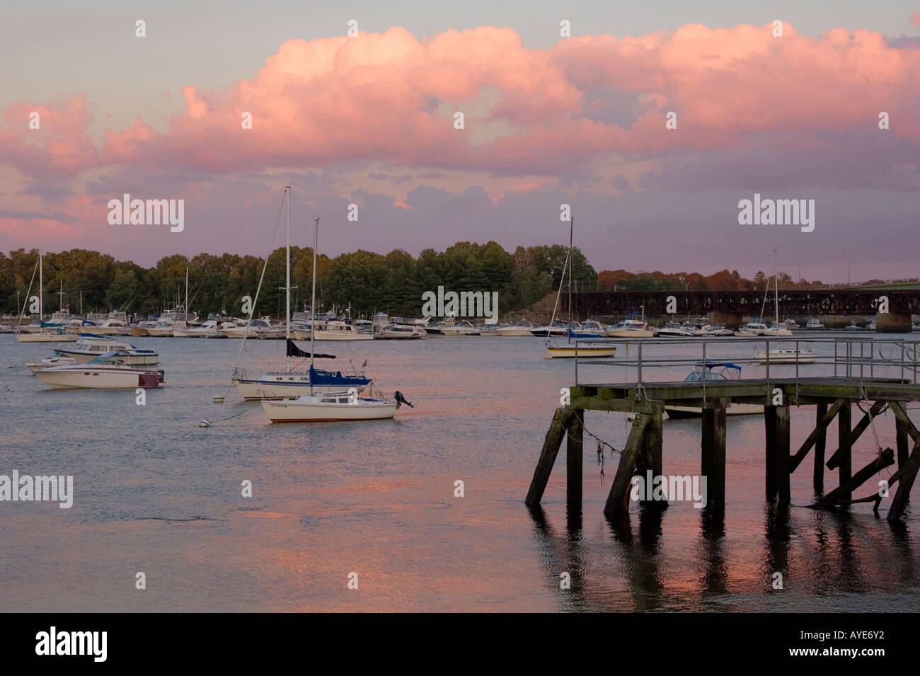 Newburyport ma boats hires stock photography and images Alamy