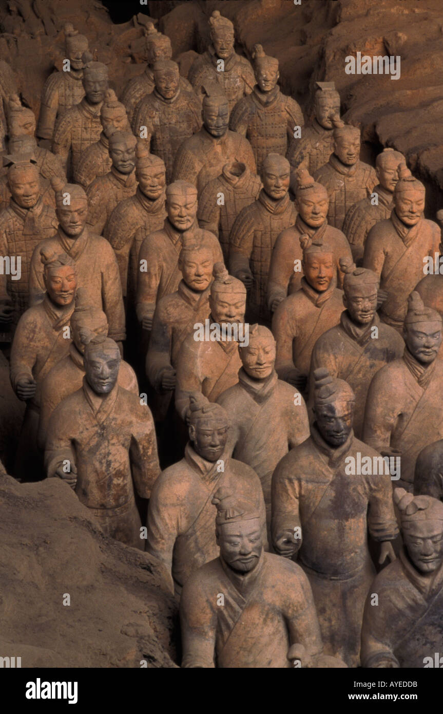 The Army of terra cotta warriors at Emperor Qin Shihuangdi s Tomb Xian ...