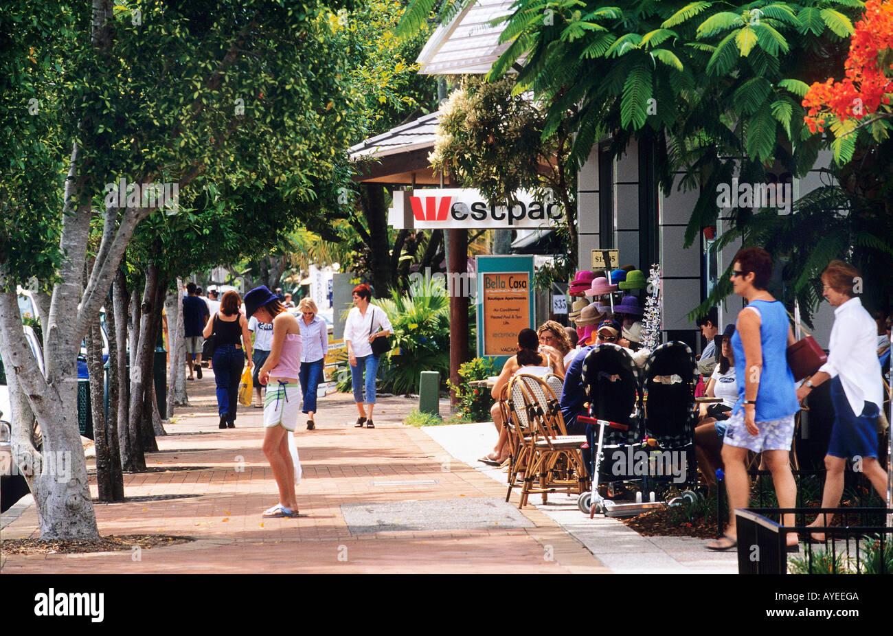 Cafes in busy Hastings street in Noosa Stock Photo Alamy