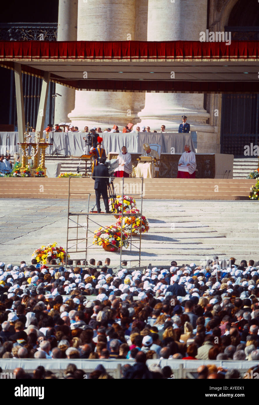 Beatification ceremony hi-res stock photography and images - Alamy