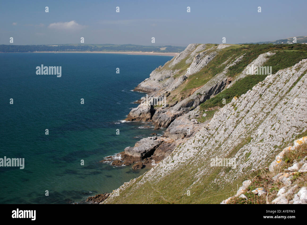 PENNARD CLIFFS, WITH OXWICH BEACH IN BACKGROUND, GOWER PENINSULA, WEST GLAMORGAN, SOUTH WALES, U.K. Stock Photo