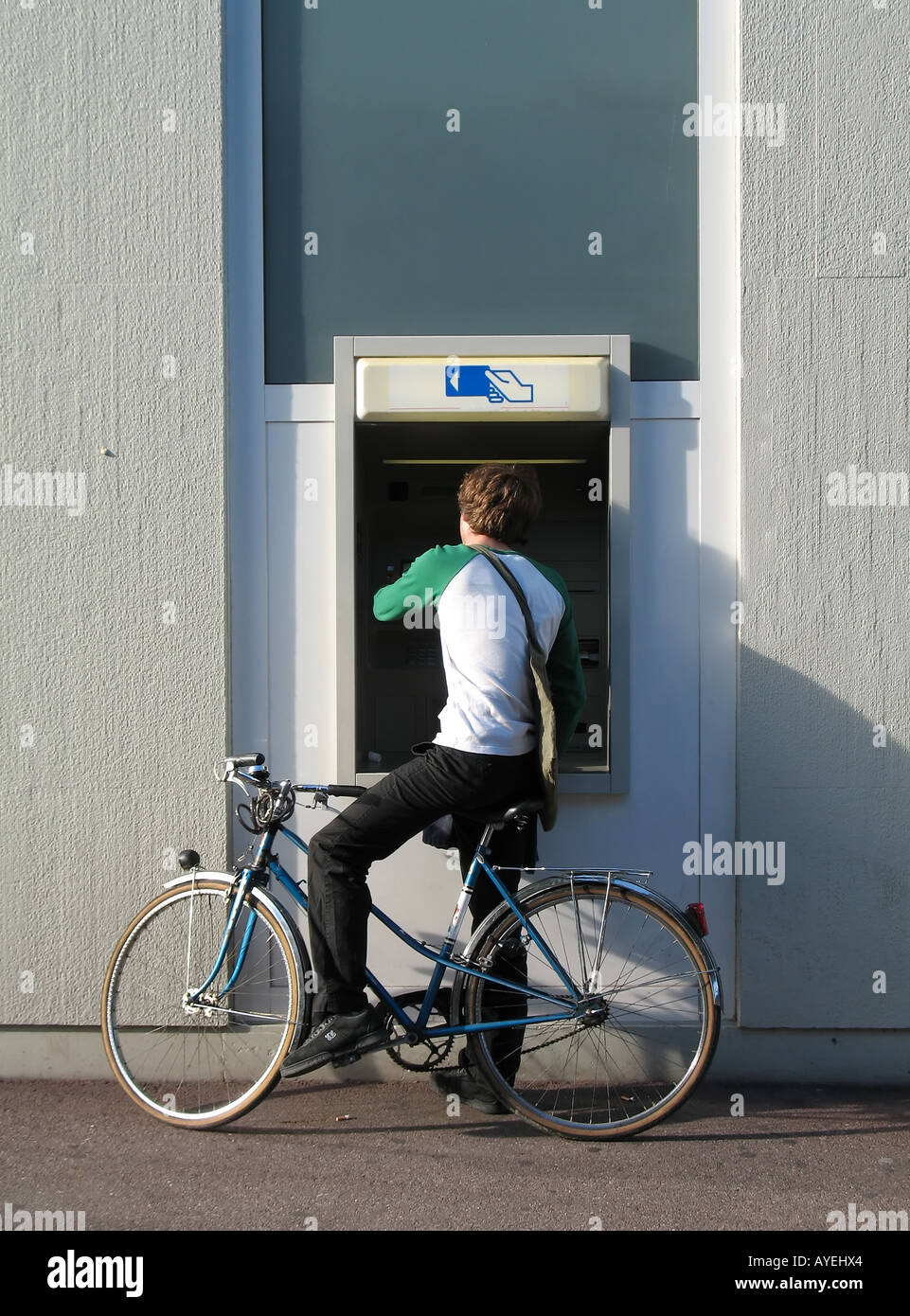 Cash cycle hi-res stock photography and images - Alamy