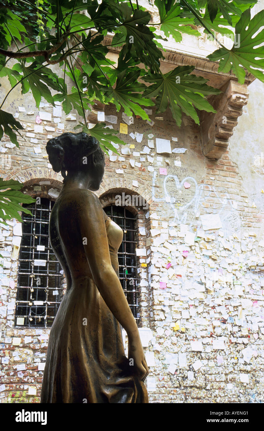 Statue of Juliet Juliet s House Via Cappello Verona Stock Photo
