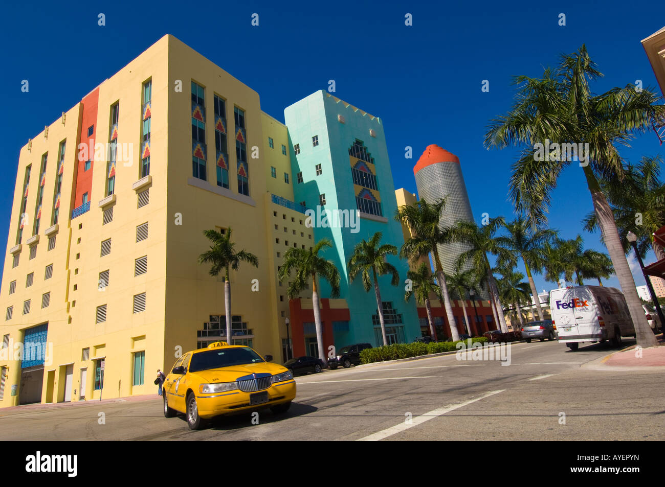 Art deco design architecture hi-res stock photography and images - Alamy