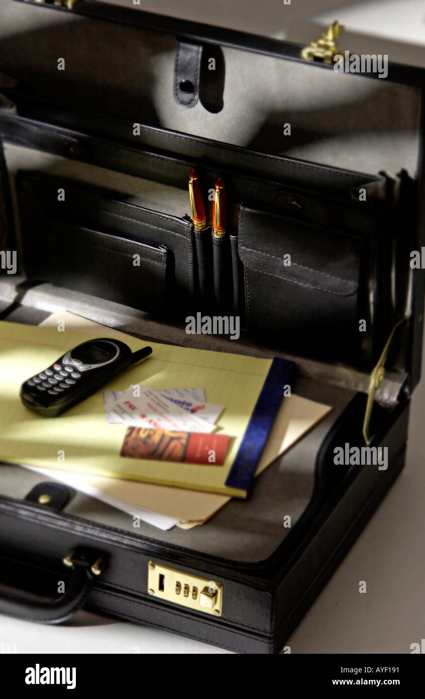 Open case file hi-res stock photography and images - Alamy