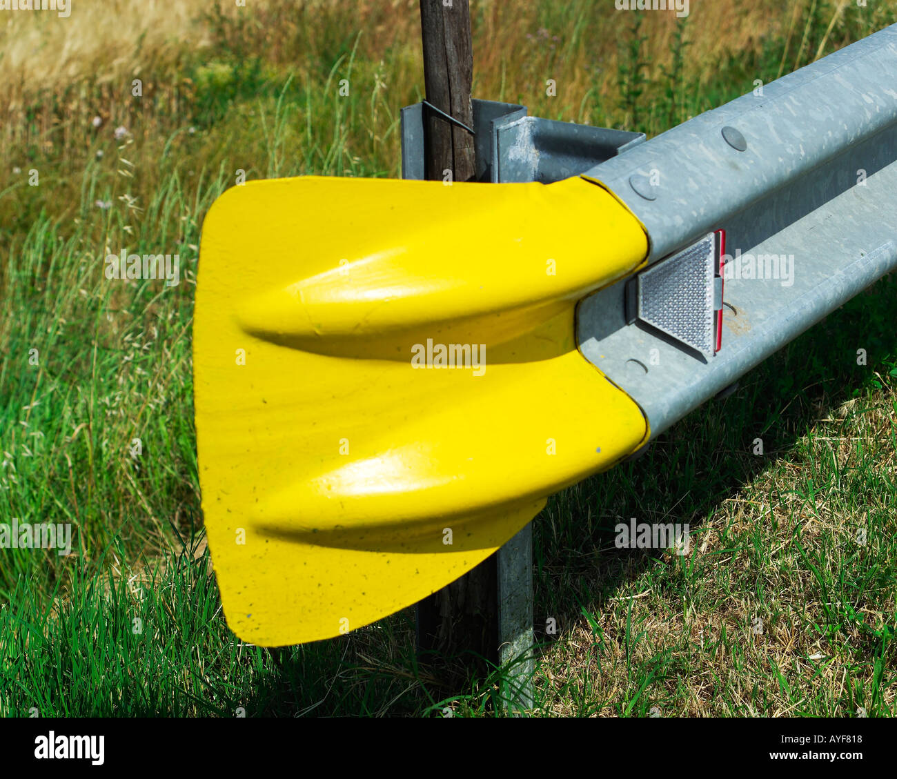 Yellow guard rail hi-res stock photography and images - Alamy