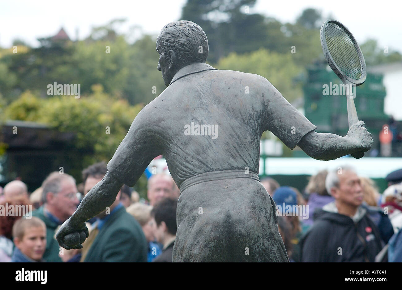 Fred Perry statue at Wimbledon 2004 Stock Photo