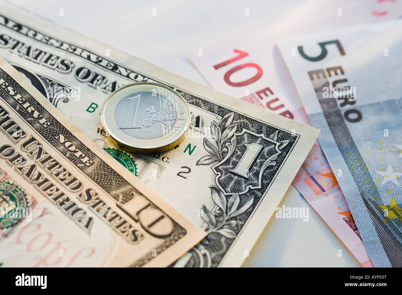 Us dollars euros hi-res stock photography and images - Alamy