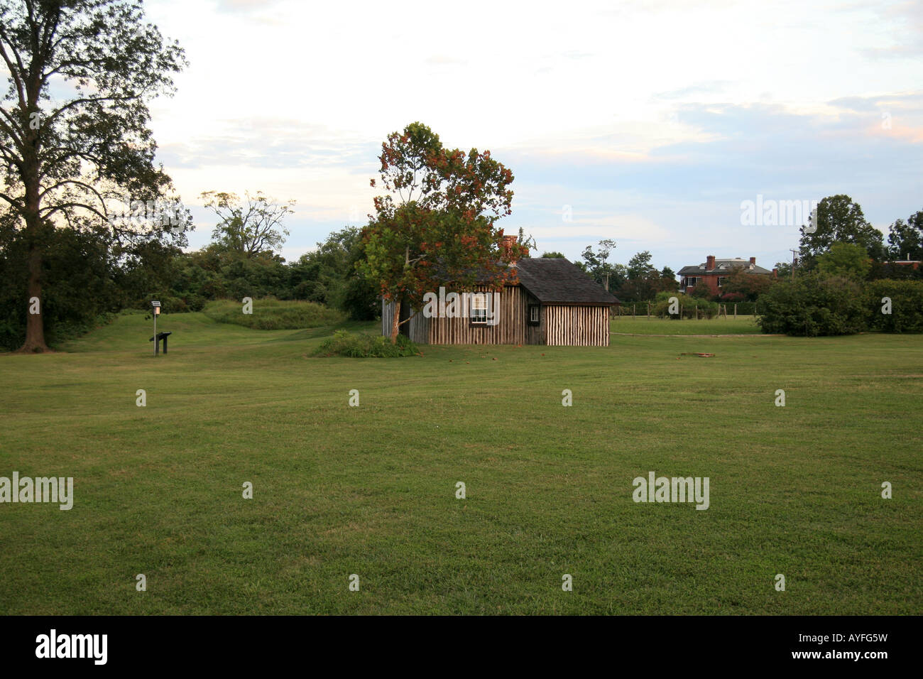 Grant's Cabin on the Appomattox Manor plantation, Hopewell overlooking