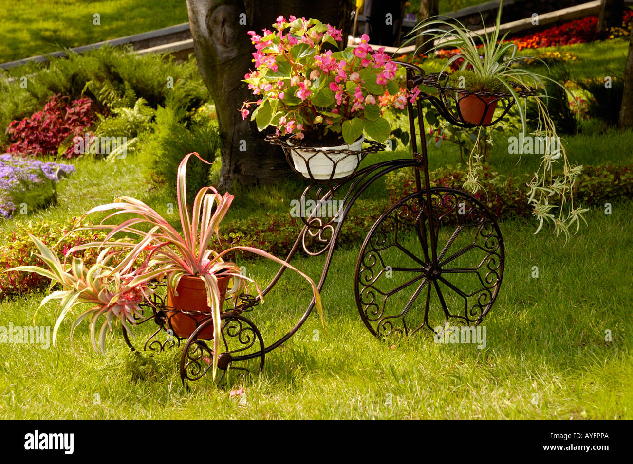 Landscape gardening and flower arrangement Stock Photo Alamy