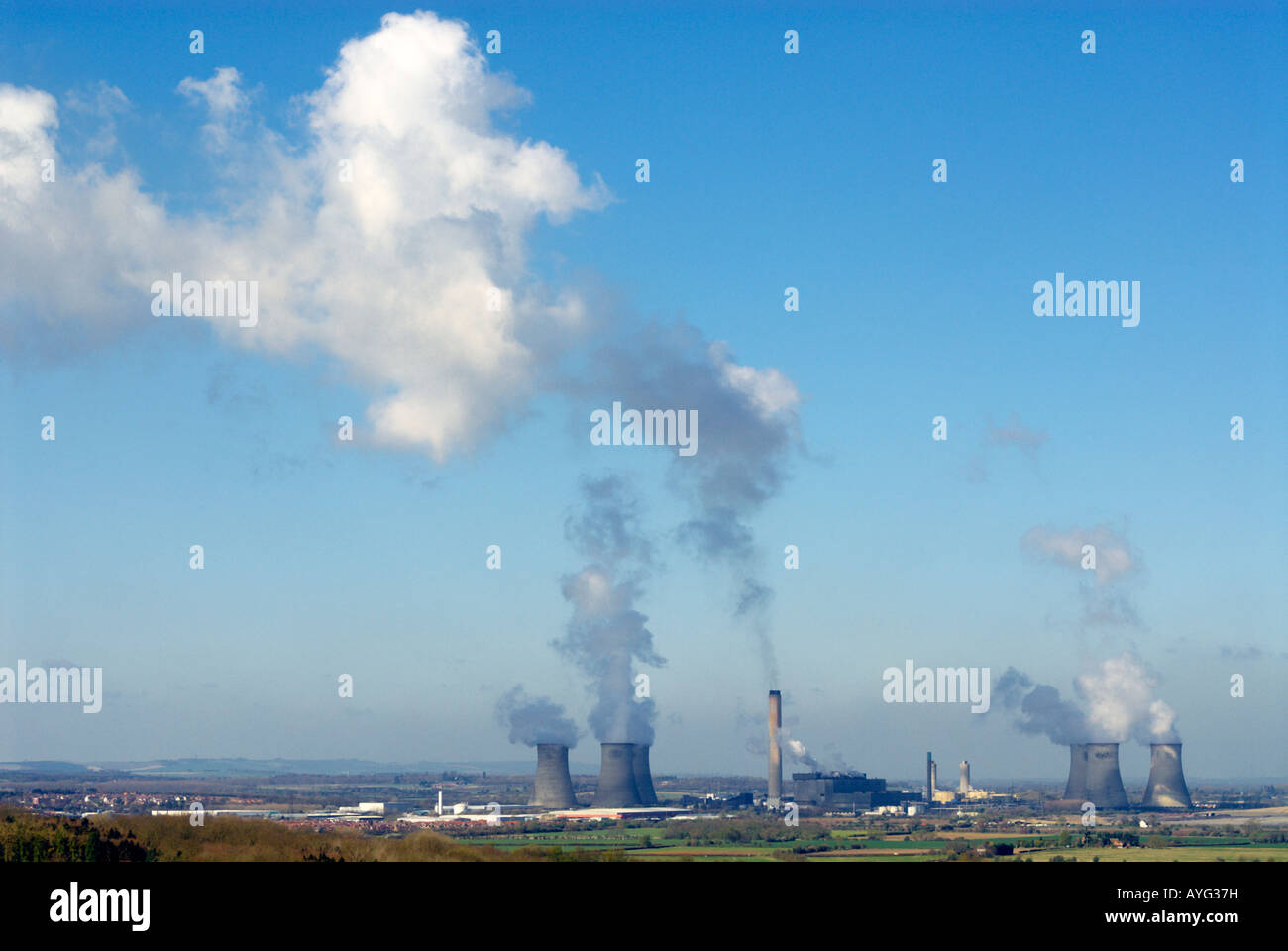 Clouds of water vapour rise from Didcot Power Station, Oxfordshire, England Stock Photo