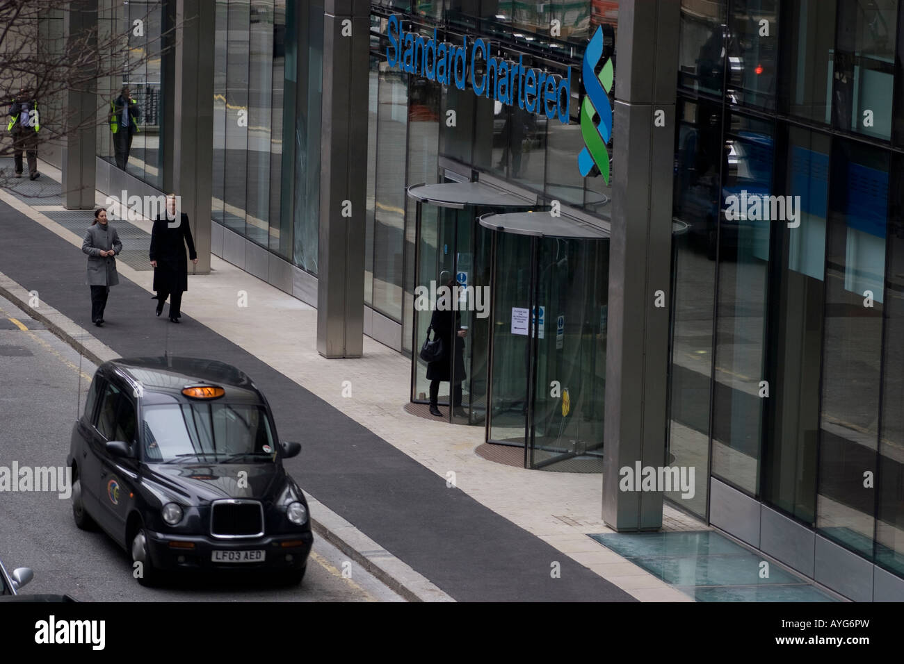 standard chartered bank headquarters city of London Stock Photo Alamy