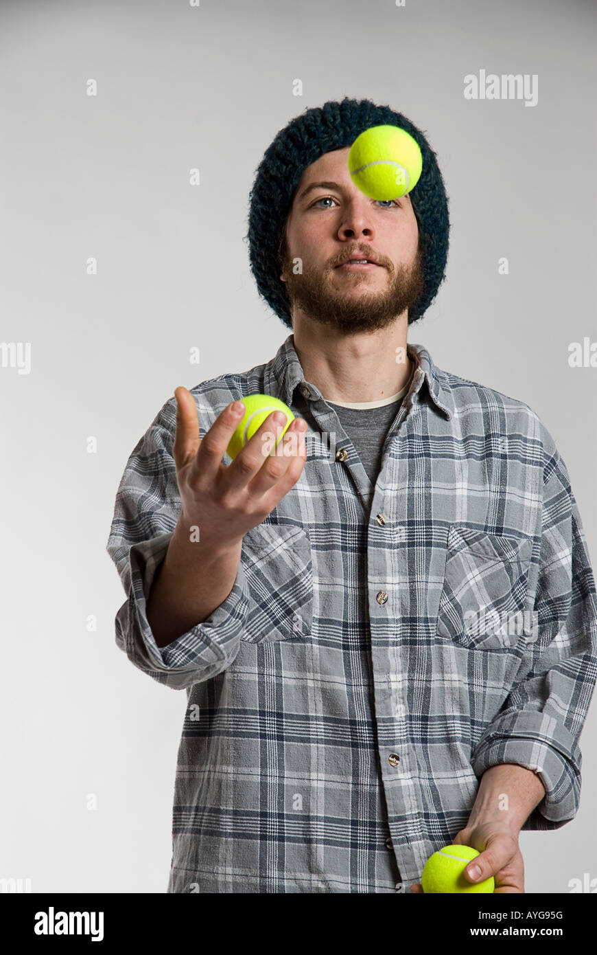 Man juggling tennis balls hires stock photography and images Alamy