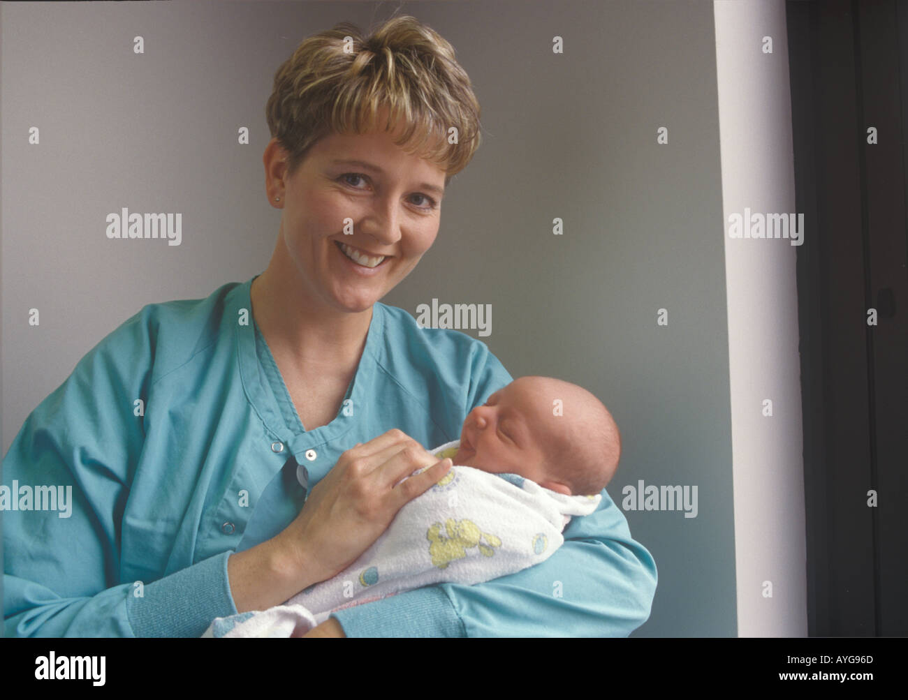 Newborn hospital nurse hi-res stock photography and images - Alamy