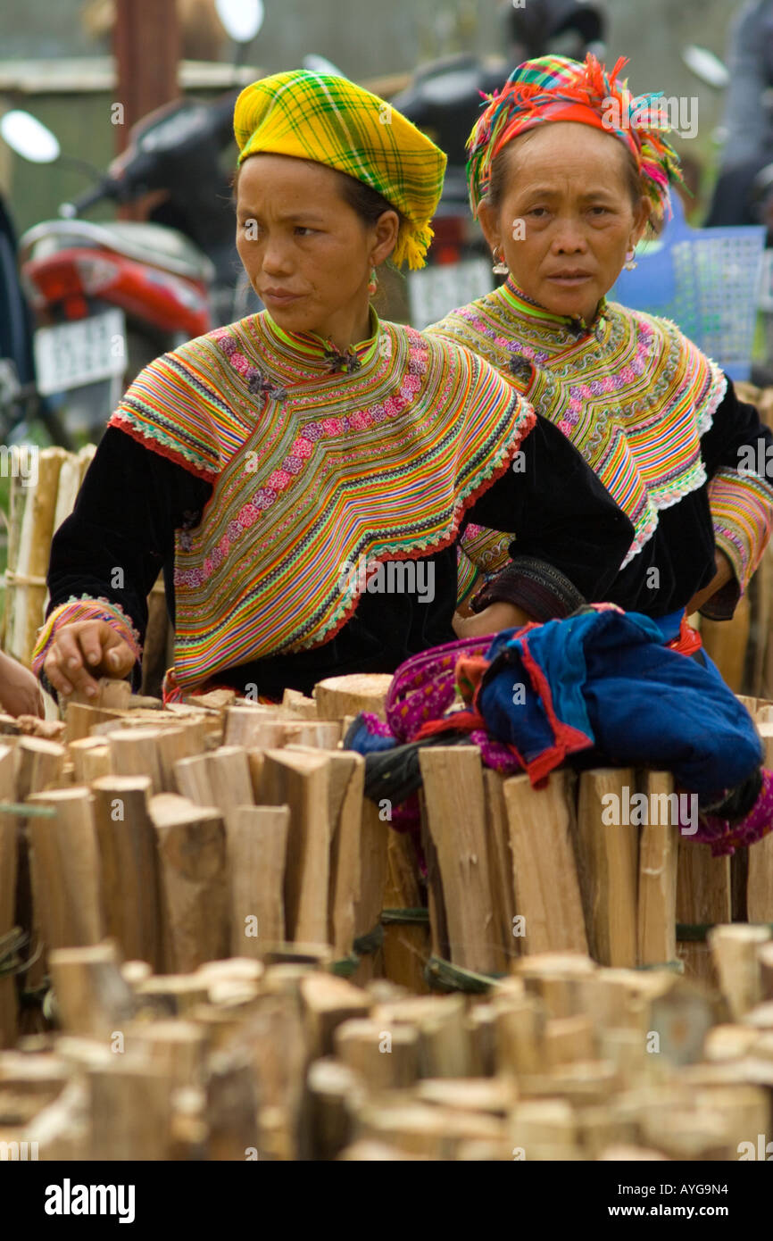 Flower Hmong Women Selling Firewood Bac Ha Market near Sapa Vietnam Stock Photo