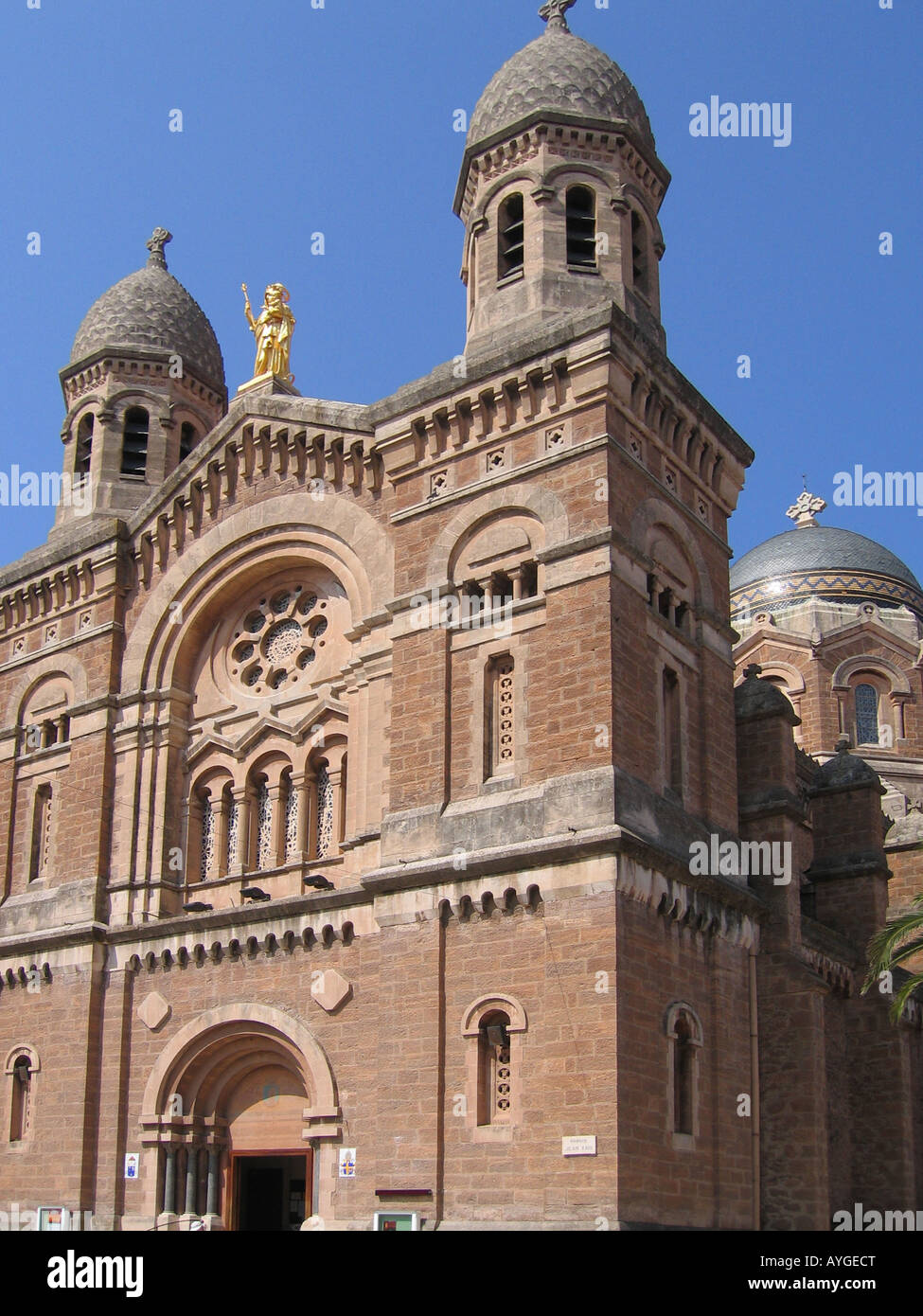Eglise notre dame de la victoire hires stock photography and images Alamy