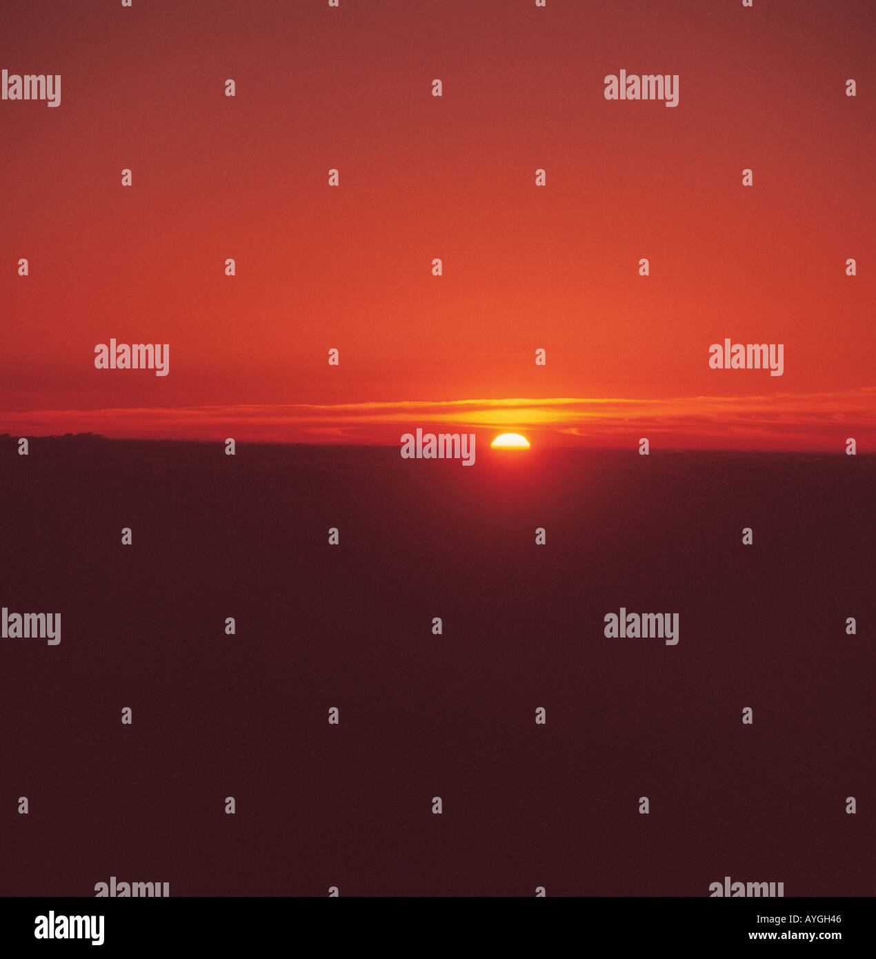 Rising sun yacht hi-res stock photography and images - Alamy