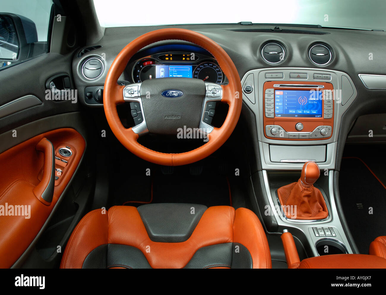 Ford Mondeo Concept Interior 2006 Stock Photo 9773606 Alamy
