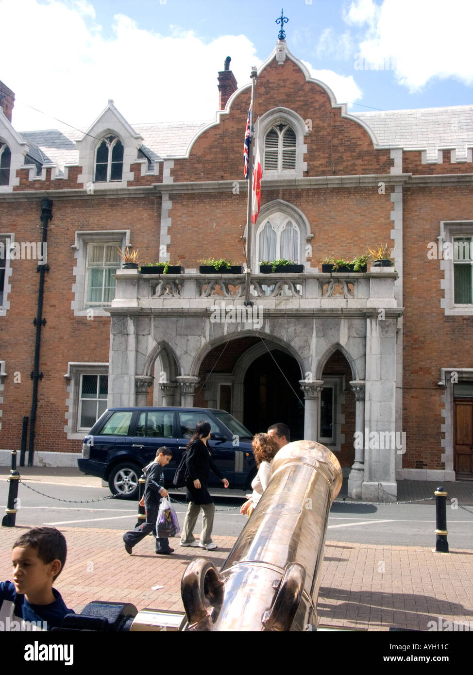 Cannon in front of The Governor s House, Gibraltar Stock Photo