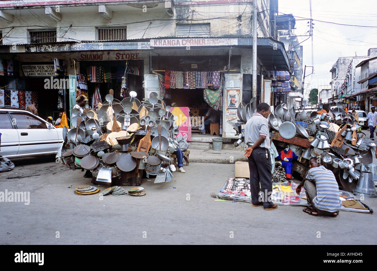 AFRICA KENYA MOMBASA Tinker with kitchen equipment sets up shop in the