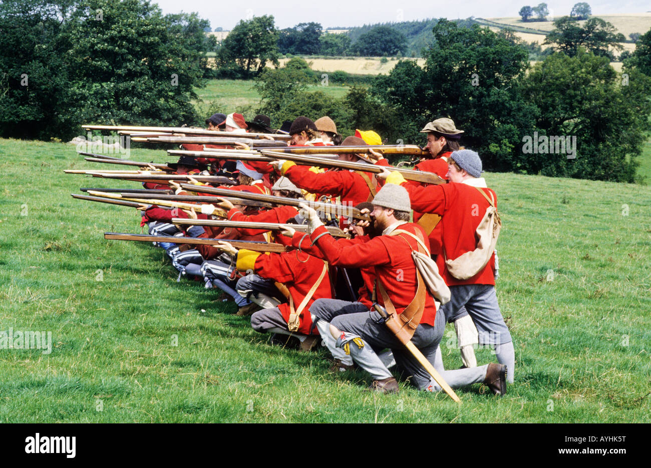 English Civil War re-enactment Muskets Musketeeers Helmsley Castle ...
