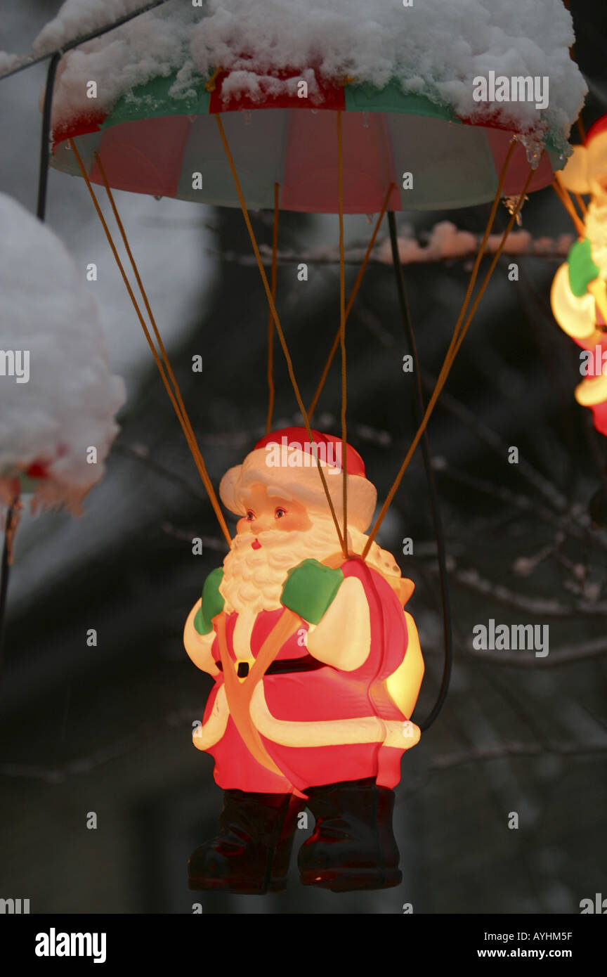 Weihnachtsmann mit Fallschirm Stock Photo