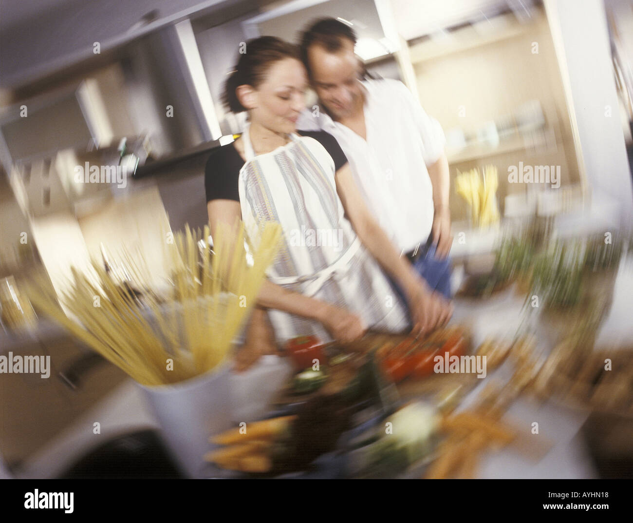 Paar beim gemeinsamen Kochen Stock Photo