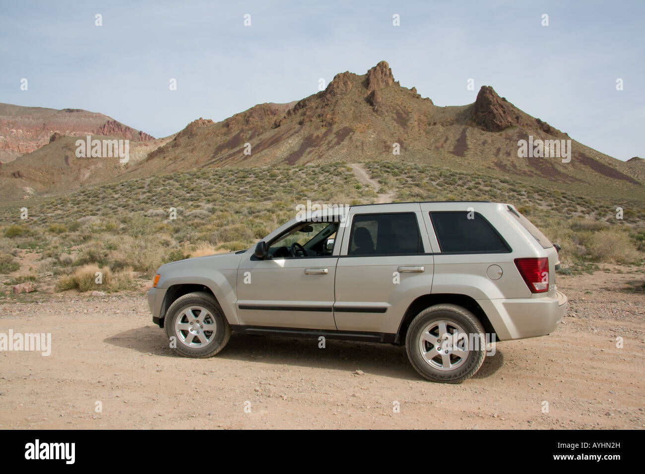 Jeep grand cherokee hires stock photography and images Alamy