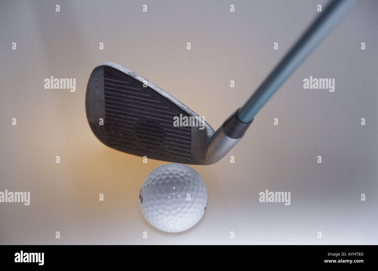 Golfschlaeger und Golfball Stock Photo