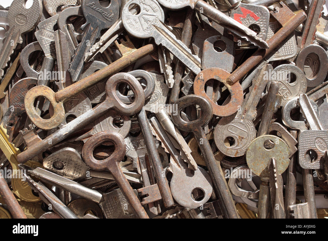 pile of old keys Stock Photo Alamy