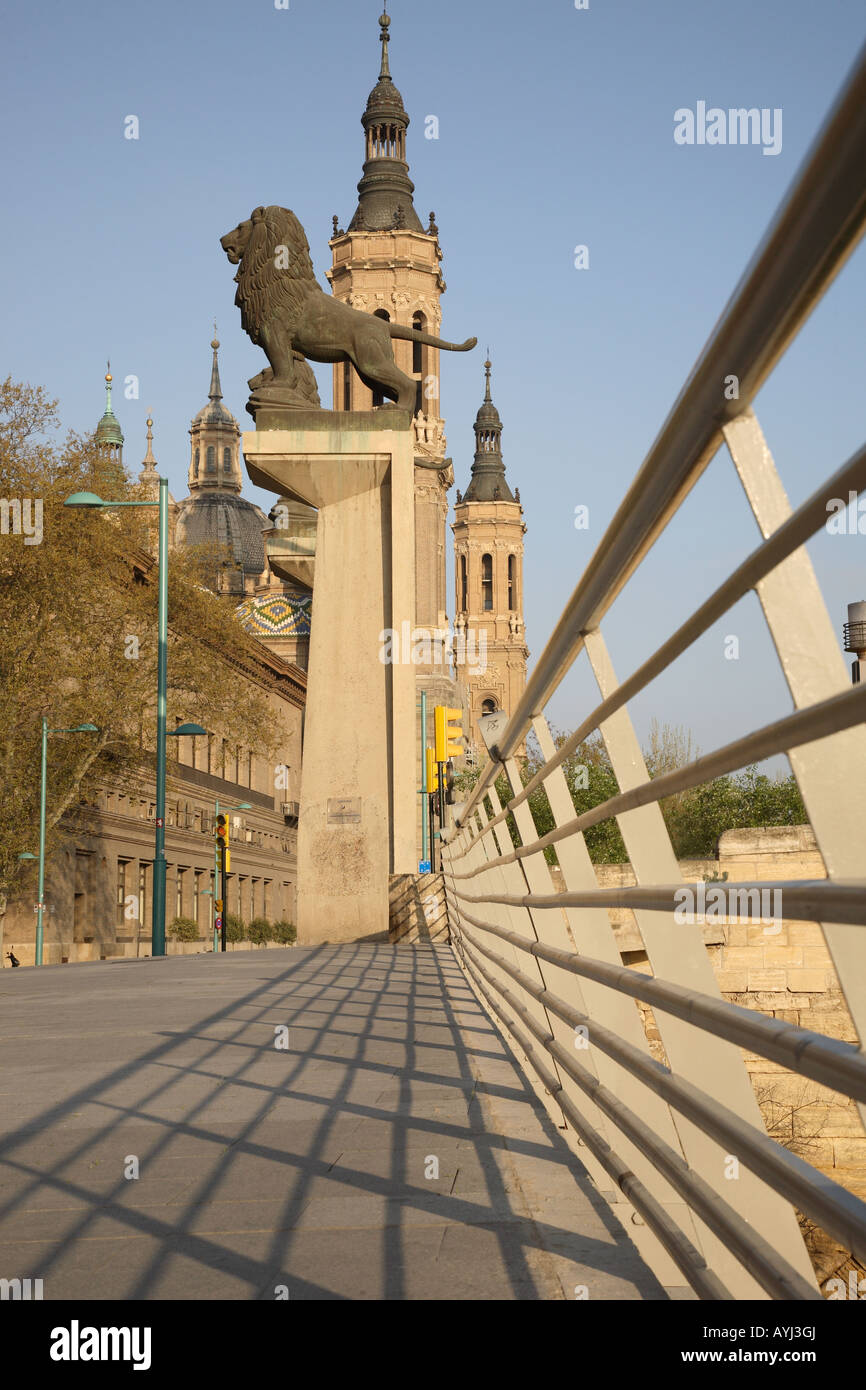 Entrance to the Puente de Piedra Bridge with the Basilica de Nuestra Senora del Pilar, Zaragoza, Aragon, Spain Stock Photo