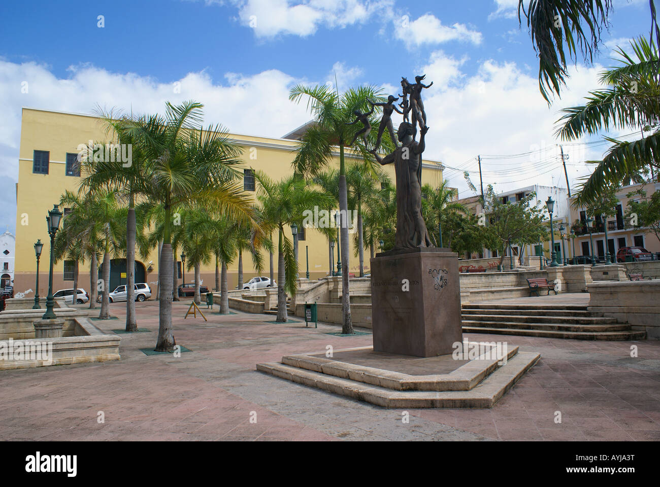 Square Puerto Rico plaza with a statue and palm trees in san juan puerto rico Stock Photo ...