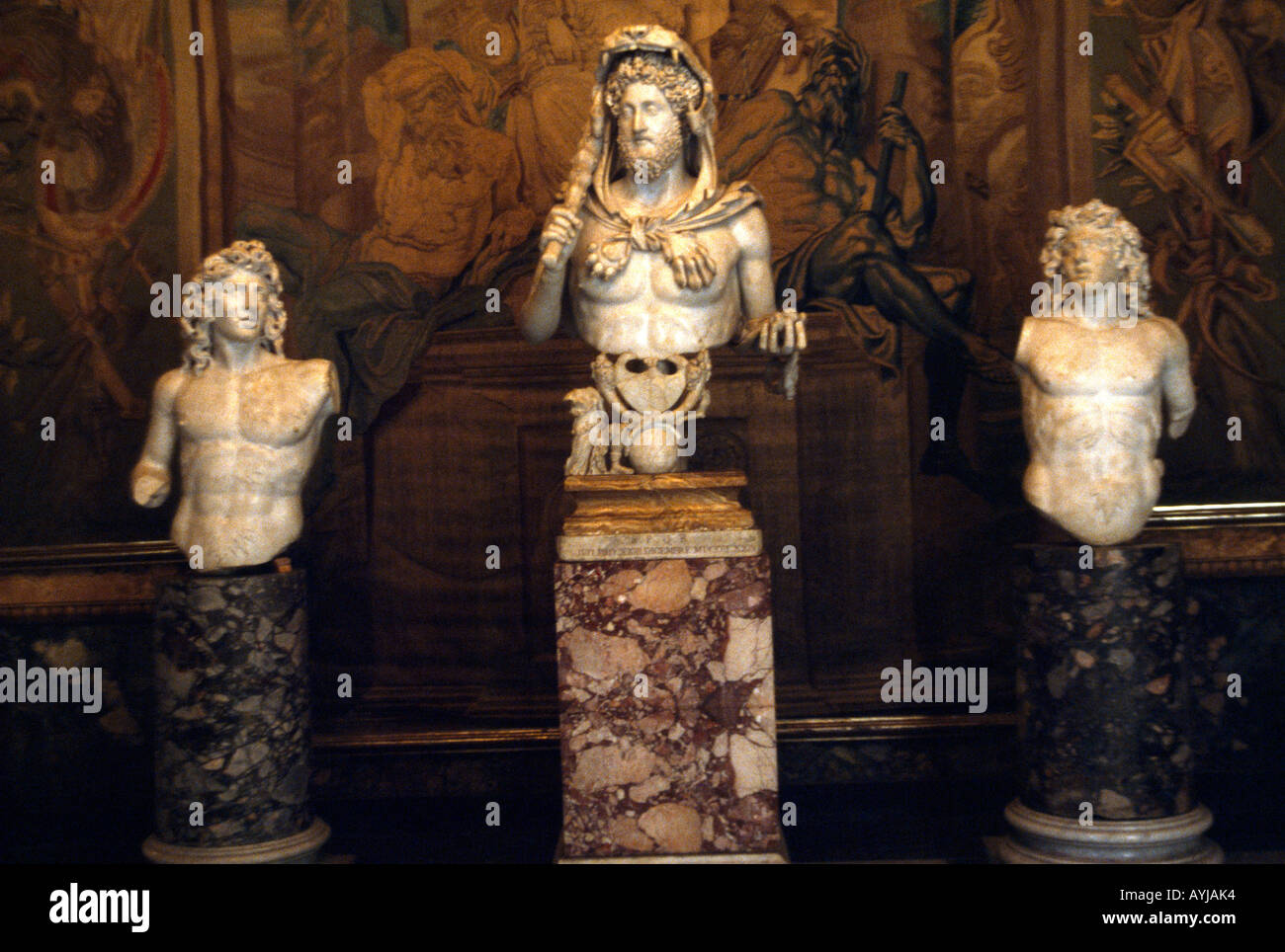 Tritons commodus rome hi-res stock photography and images - Alamy